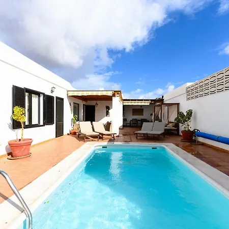 Villa Alfredina With Private Pool Yaiza (Lanzarote)