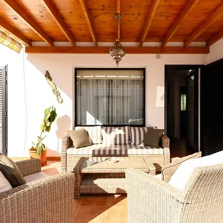 Villa Alfredina With Private Pool Yaiza